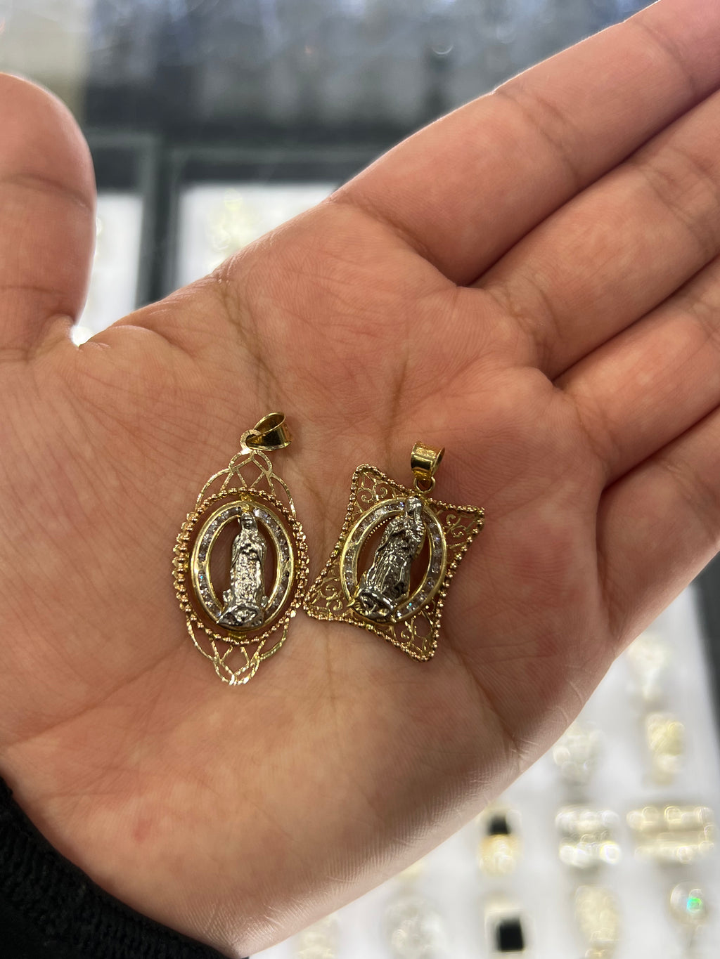 10K Virgin Mary swirl/line background desgin